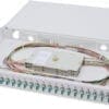 Spleißbox, 1U, Equipped 24xLC duplex,M25 Schraube OM3, Adapter Die DIGITUS LWL-Spleißboxen weisen eine robuste und kompakte Bauform auf und sorgen für den einfachen Übergang zwischen LWL-Verlegekabeln auf Duplex- oder Breakout Kabeln. Die einfache Installation und der optimale Schutz der Glasfasern im Vollmetallgehäuse sind nur einige Vorteile dieser Spleißboxen. Sie sind spleißfertig und enthalten bereits Spleißkassetten, nach IEC 60304 abgesetzte Pigtails und die zugehörigen Kupplungen. Zudem bietet DIGITUS weitere hochqualitative LWL-Produkte wie Glasfaser Patchkabel, Verlegekabel oder Reinigungswerkzeuge, die eine optimale Ergänzung für Ihr Netzwerk ergeben.