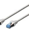 DIGITUS CAT 5e U-UTP Patchk. Cu, PVC AWG 26/7, 5 m, GR Die DIGITUS Patchkabel wurden speziell entwickelt um allen Ansprüchen in den verschiedenen Anwendungsbereichen in vollem Umfang gerecht zu werden. Jedes Kabel ist mit einer angespritzten Knickschutztülle mit Zugentlastung ausgestattet. Außerdem besitzt die Tülle einen Rasthebelschutz, welcher das Verhaken der Kabel sowie das Abbrechen des Rasthebels vom Stecker verhindert. Eine einfache Identifizierung der Kategorie 5e wird durch die blaue Einfärbung der Stecker ermöglicht.