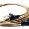 Extra dünnes Premium Patchkabel mit metallgepanzertem Schutz für Anwendungen, bei denen Standardkabel durch übermäßige Kraftanwendung beschädigt werden würden. Der Druckwiderstand beträgt 1000 PSI.