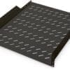 DIGITUS 2HE Fachboden perforiert, Schwarz 25 kg, 85x483x550 mm Die ausziehbaren Fachböden sind einfach an den vier 483 mm (19 Zoll)-Profilschienen Ihrer 483 mm (19 Zoll)-Schränke zu installieren. Durch das stabile, perforierte Lochblech mit einer hohen Traglast, sind sie die optimale Tragfläche für Ihre Komponenten. Ein beigelegter Griff kann montiert werden, um den Auszug zu vereinfachen.