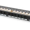 DIGITUS CAT 6 Klasse E High Dens. PatchPanel ungeschirmt, 24-P Das Modulare Patch Panel von DIGITUS® ist für 19"-Schränke und das montieren von DIGITUS® Keystone Modulen designed und entwickelt worden. Das Material besteht aus kaltgewalztem C-Stahl in Übereinstimmung mit JIS G3141-1996. Die hintere Kabelführungsplatte mit speziellen Kabelbinderpositionen dient der einfachen Montage der Kabel. Ein Erdungssatz ist im Lieferumfang enthalten.