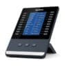 Yealink EXP43 Erweiterungsmodul für T4XU-Serie Das Yealink CP965 ist ein von Yealink entwickeltes Touchscreen-IP-Konferenztelefon für mittlere bis große Konferenzräume. Es ist ein Flaggschiff-Konferenztelefon auf Basis von Android 9.0 mit leistungsstarken Sprechfunktionen und einfacher Bedienung. Das CP965 hat ein unauffälliges und geschäftsfreundliches Design, sodass es sich perfekt in jeden Konferenzraumstil einfügt.