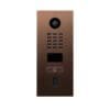 DoorBird D2101FV IP Video Türstation Fingerprint 50, Bronze Stellen Sie sich vor, Sie sind gerade nicht zuhause und Ihre Kinder haben sich ausgeschlossen oder der Paketbote bringt eine Lieferung. Mit DoorBird ist das nun kein Problem mehr. Bei jedem Klingeln bekommen Sie eine Push-Mitteilung auf Ihr Smartphone oder Tablet und können mit dem Besucher sprechen und ihn in HD-Qualität sehen. So verpassen Sie garantiert keinen Besucher mehr. So sind Sie unterwegs und doch zuhause. Es ist die smarte Lösung für Ihre Eingangstür. Verbinden Sie Ihre DoorBird IP Video Türstation mit Ihrem Smartphone und unterhalten Sie sich mit Ihren Besuchern auch von unterwegs! Die IP Video Türstation kann als eigenständige Einheit betrieben oder in eine bestehende Smart-Home-Plattform integriert werden. Auch bereits vorhandene, klassische Installationen wie elektrische Tür- und Toröffner können Sie damit weiterverwenden und über die App steuern.