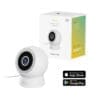 Hombli smarte outdoor Kamera, Compact Cam 2K, weiß Wenn Sie sicher sein wollen, was Sie sehen, dann suchen Sie nicht weiter! Mit der Hombli Pan & Tilt Cam 2K können Sie genau dorthin schauen, wo Sie wollen, und erhalten eine klare Sicht in 2K. Die Kamera kann auf eingestellte Auslöser von anderen Sensoren reagieren und verfolgt die Bewegungen, während sie gleichzeitig aufzeichnet und Sie benachrichtigt, wenn etwas passiert. Die fortschrittliche Nachtsicht der Pan & Tilt Cam 2K bietet Ihnen Sicherheit und Seelenfrieden. Sie liefert Farbbilder bis zu einer Entfernung von 10 Metern und eine Infrarotsicht von bis zu 15 Metern. So wird sichergestellt, dass niemand die Dunkelheit als Tarnung missbrauchen kann. Mit ihrer hohen Schutzart IP65 ist die Hombli Pan & Tilt Cam 2K eine perfekte Außenkamera. Sie übersteht auch starke Regengüsse problemlos und ist Ihr wachsames Auge, während Sie drinnen warm und trocken bleiben. Und falls Ihnen ihre Form und Funktionen gefallen, eignet sie sich auch hervorragend als Innenkamera. Der eingebaute Alarm und das Flutlicht stehen bereit, um Eindringlinge je nach Ihren eingestellten Bedingungen abzuwehren, während Sie über Zweiwege-Audio mit jeder Person vor dem Objektiv kommunizieren und so Ihre Sicherheit noch besser kontrollieren können.