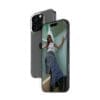 SAFE 2-in-1 Protection iPhone 16 Pro Der Displayschutz von SAFE. by PanzerGlass ist echt. Hergestellt, um Kratzern und Stürzen zu widerstehen, wenn du durch die Stadt schlenderst und die Nacht durchtanzt. Und hergestellt aus 60 % recyceltem Glas, damit wir gemeinsam einen weiteren Schritt in Richtung einer besseren Zukunft machen können. Das Glas wirkt wie ein diskreter Airbag, der dein Display schützt, ohne die Funktionalität und das schlanke Design des Telefons zu beeinträchtigen. Es hat sogar eine Beschichtung, die fettige Finger und Schmutz reduziert und perfekt mit dem Ultraschall-Fingerabdruckscanner des Bildschirms zusammenarbeitet. Wenn du dich für SAFE entscheidest, tust du das nicht nur für dich selbst, sondern auch für all diejenigen, die nach dir Freude an deinem Handy haben werden! Indem du dich gut um dein geliebtes Handy kümmerst, kannst du ihm ein zweites, drittes und manchmal sogar viertes Leben bei jemandem schenken, der es genauso lieben wird wie du. Das ist pure Telefonliebe - und eine Möglichkeit, einen Beitrag zu einer nachhaltigeren Zukunft zu leisten! Eine andere ist, weniger Verpackung zu verwenden: Dieser Displayschutz benötigt 33 % weniger Papierverpackung als frühere Modelle und wird in einer recycelbaren, mit FSC gekennzeichneten Box geliefert. SAFE. ist etwas, das du fühlst. Es sollte einfach, unkompliziert und für jeden geeignet sein. Ohne lange Handbücher und langatmige Anleitungen. Mit dem EasyAligner ist die Installation so einfach (im Ernst!), dass die meisten Leute es beim ersten Versuch schaffen. Und wenn du Hilfe brauchst, schau dir einfach die Schritt-für-Schritt-Anleitung oder den QR-Code für das Video an. Und denk dran: Sobald der Schutz auf deinem Handy ist, musst du dir keine Sorgen mehr machen, dass dein Bildschirm in Zeitlupe auf den Asphalt stürzt. Es wird vielleicht nie passieren, aber wenn doch, wirst du bereuen, dass du nicht auf "In den Warenkorb" geklickt hast.