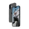 SAFE 2-in-1 Protection iPhone 16 Der Displayschutz von SAFE. by PanzerGlass ist echt. Hergestellt, um Kratzern und Stürzen zu widerstehen, wenn du durch die Stadt schlenderst und die Nacht durchtanzt. Und hergestellt aus 60 % recyceltem Glas, damit wir gemeinsam einen weiteren Schritt in Richtung einer besseren Zukunft machen können. Das Glas wirkt wie ein diskreter Airbag, der dein Display schützt, ohne die Funktionalität und das schlanke Design des Telefons zu beeinträchtigen. Es hat sogar eine Beschichtung, die fettige Finger und Schmutz reduziert und perfekt mit dem Ultraschall-Fingerabdruckscanner des Bildschirms zusammenarbeitet. Wenn du dich für SAFE entscheidest, tust du das nicht nur für dich selbst, sondern auch für all diejenigen, die nach dir Freude an deinem Handy haben werden! Indem du dich gut um dein geliebtes Handy kümmerst, kannst du ihm ein zweites, drittes und manchmal sogar viertes Leben bei jemandem schenken, der es genauso lieben wird wie du. Das ist pure Telefonliebe - und eine Möglichkeit, einen Beitrag zu einer nachhaltigeren Zukunft zu leisten! Eine andere ist, weniger Verpackung zu verwenden: Dieser Displayschutz benötigt 33 % weniger Papierverpackung als frühere Modelle und wird in einer recycelbaren, mit FSC gekennzeichneten Box geliefert. SAFE. ist etwas, das du fühlst. Es sollte einfach, unkompliziert und für jeden geeignet sein. Ohne lange Handbücher und langatmige Anleitungen. Mit dem EasyAligner ist die Installation so einfach (im Ernst!), dass die meisten Leute es beim ersten Versuch schaffen. Und wenn du Hilfe brauchst, schau dir einfach die Schritt-für-Schritt-Anleitung oder den QR-Code für das Video an. Und denk dran: Sobald der Schutz auf deinem Handy ist, musst du dir keine Sorgen mehr machen, dass dein Bildschirm in Zeitlupe auf den Asphalt stürzt. Es wird vielleicht nie passieren, aber wenn doch, wirst du bereuen, dass du nicht auf "In den Warenkorb" geklickt hast.