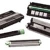 Kyocera MK671 TA Wartungskit 300.000Seiten Die Installation eines Wartungskits in Ihrem Kyocera-Drucker ist wie die Installation eines neuen Druckers in das Druckergehäuse.Das Kit wird alle 100.000 oder 600.000 Seiten (je nach Modell) empfohlen. Wenn das Kit von einem zertifizierten Kyocera-Techniker installiert und bei Kyocera registriert wird, verlängert es die Garantie Ihres Druckers.