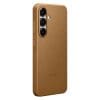 Samsung Kindsuit Case für Galaxy S25, Camel Hochwertiger Look mit elegantem Erscheinungsbild. Mit dem Kindsuit Case kommt dein Galaxy in einem eleganten Erscheinungsbild voll zur Geltung. Das Case aus Kunstleder akzentuiert das schlanke Design deines Galaxy Smartphone und verleiht ihm eine weiche und geschmeidige Hülle. Das Kindsuit Case sieht nicht nur elegant und hochwertig aus, sondern bietet auch Schutz vor Kratzern und bei Stößen – sowohl für den Rahmen als auch die Rückseite.