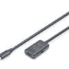 DIGITUS Aktives USB 3.2 Gen1 5G Verläng. USB-C-USB C, 5m Die aktive USB 3.2 Gen2 Kabelverlängerung von Digitus erweitert die Reichweite Ihrer USB-Geräte um 5 Meter und ermöglicht dabei weiterhin schnelle Datenübertragungen bis zu 10 Gbit/s. Für Ihre Geräte wie Speichersticks, Tablets oder Smartphones – auch über größere Distanzen ohne Geschwindigkeitsverlust geeignet.Dieses Kabel ist ideal geeignet für Konferenz-/Meetingräume, wenn Sie Ihre Webcam verbinden wollen oder wenn Sie ein USB-Gerät in größerer Entfernung anschließen müssen, wie beispielsweise einen Multifunktionshub mit verschiedenen Schnittstellen, oder Geräte, die nur schwer erreichbar sind. Schließen Sie dazu per einfachem Plug-and-Play Ihr Notebook/PC mit USB-C - Anschluss an das Kabel ihres Endgerätes an. Nie wieder Verbindungsprobleme bei längeren USB-Kabelverbindungen!