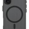 4smarts Design Case Aero für iPhone 16, schwarz Das 4smarts Aero Riffel-Design Case kombiniert minimalistisches Design mit hochwertiger Funktionalität – inspiriert vom ikonischen Look edler Aluminium-Reisekoffer. Mit dem Aero Case schützt du dein Smartphone stilvoll, dezent und funktional – perfekt für alle, die keine Kompromisse bei Design und Qualität machen wollen.MagSafe-kompatibel und kabellose Ladefunktion? Selbstverständlich. Der integrierte Magnetring ermöglicht nahtloses Andocken von Zubehör und Ladegeräten. Die griffigen Anti-Rutsch-Kanten sorgen für sicheren Halt im Alltag, ohne das schlanke Format des iPhones zu beeinträchtigen. Die transparente Rückseite mit markanter Riffelstruktur verleiht dem Case einen modernen, technischen Stil, der nicht nur optisch beeindruckt, sondern sich auch hervorragend anfühlt.