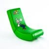 XROCKER Gaming Bodensessel grün VIDEO ROCKER Super Mario/Luigi Der X Rocker Shadow 2.0 ist der perfekte Konsolen-Gaming-Sitz für junge Gamer und bietet immersiven Sound sowie ganztägigen Komfort in einem kompakten, leicht zu verstauenden Design. Entwickelt mit Blick auf heranwachsende Spieler verfügt der Shadow 2.0 über ein dezent im Kopfstützenbereich integriertes Lautsprechersystem, das das Gaming-Erlebnis zum Leben erweckt und mit allen aktuellen Konsolen kompatibel ist.Seine bodennahe, stabile Wippbasis fördert natürliche Bewegungen und sorgt gleichzeitig für sicheren Halt. Umhüllt von strapazierfähigem Kunstleder und mit einer dicken Schaumstoffpolsterung ausgestattet, vereint der Shadow 2.0 cooles eSports-Design mit hohem Alltagskomfort.Wenn der Spielspaß vorbei ist, lässt sich der Shadow in Sekundenschnelle zusammenklappen und ordentlich verstauen – ideal für Schlafzimmer, Spielzimmer oder gemeinsam genutzte Familienbereiche.