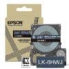Epson Matte Tape - Navy matt / Schrift Weiß 18 mm Das EPSON Schriftband mit und einer Breite von , sowie 8 Meter Länge ist perfekt lesbar und vielseitig einsetzbar – ganz gleich, ob zu Hause, im Büro oder an anderen Arbeitsplätzen.