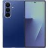 Samsung Clear Case für Galaxy Fold7 Dünn, schützt und bewahrt die Optik. Das schlanke Clear Case schützt vor Kratzern und Stößen und unterstreicht mit seiner Transparenz glanzvoll das faszinierende Design deines Galaxy Z Flip7. Eine spezielle Beschichtung beugt außerdem Vergilben vor, damit das Aussehen deines Smartphones noch lange voll zur Geltung kommt.