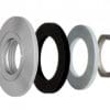 AXIS F8212 Einbauring, 10Stk Mit dem AXIS F8211 Pinhole-Einbauring, der in Packungen zu 10 Stück erhältlich ist, lässt sich die AXIS F1025 Sensoreinheit in einer Glas-, Kunststoff- oder Metallverkleidung mit einer Dicke von bis zu 2 mm eingelassen montieren und sichern. Der Einbauring hat einen Durchmesser von 2,8 cm.