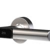 2N Fortis Handle elektronischer Türdrücker, L-Form, Rechts Ein kompakter elektronischer Türgriff für stark frequentierte Büroumgebungen.