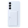 Samsung Card Slot Case für Galaxy A16, blue Stilvoller Schutz mit individuellem Design Das Flipsuit Case übernimmt das Styling deines Galaxy S24 FE und lässt es noch besser aussehen. Das Flipsuit Case bestehend aus einem Rahmen und einer Einlegekarte, ermöglicht dir den Sperrbildschirm deines Displays zu verändern und anzupassen. Dank NFC Technologie, kann das Smartphone automatisch den zur Einlegekarte passenden Sperrbildschirm erkennen. Verpasse deinem Smartphone einen speziellen Look.