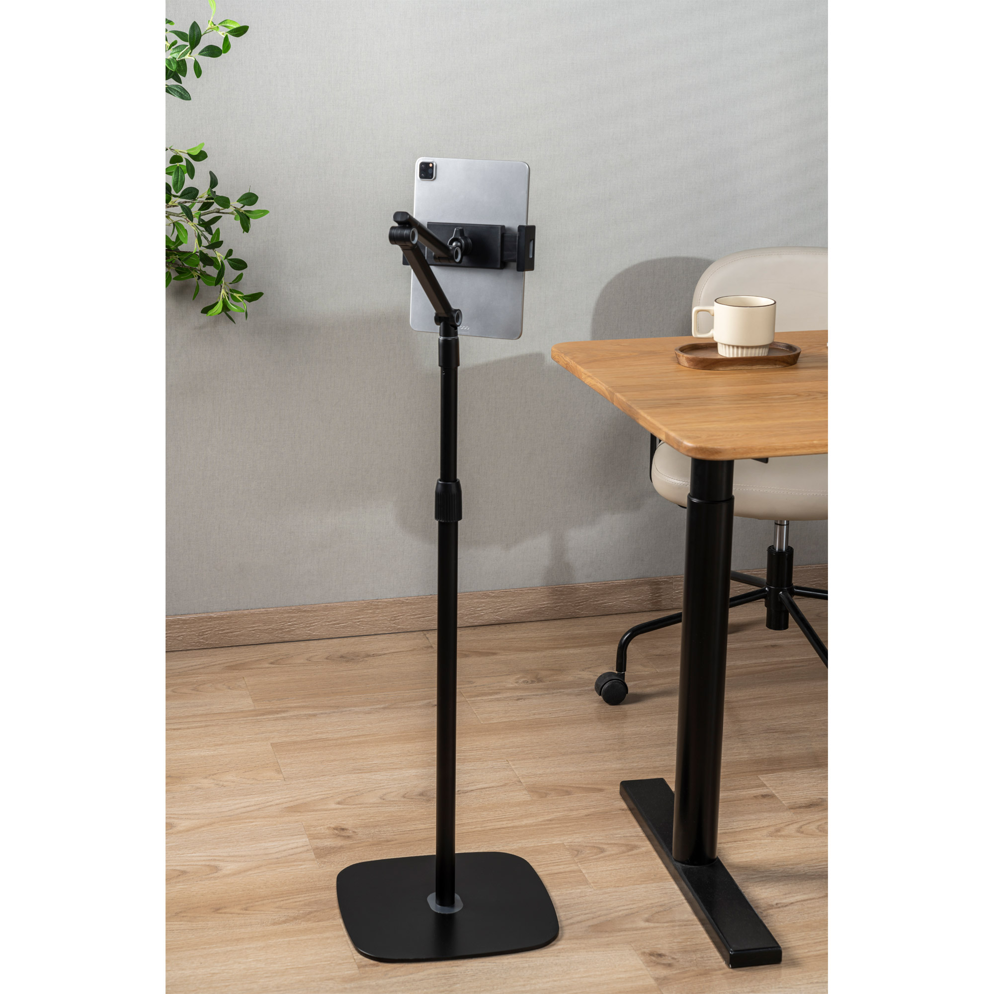 InLine® Tablet Bodenständer Halterung mit Bodenplatte, bis 12,9", schwarz InLine® Tablet Bodenständer Halterung mit Bodenplatte, bis 12,9", schwarz – Bild 7