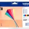 Erhältlich auch als Einzelpatronen:<br><br>Brother LC-127XL-BK – Schwarz<br>Brother LC-125XL-C – Cyan<br>Brother LC-125XL-Y – Gelb<br>Brother LC-125XL-M – Magenta<br><br>Mit dem LC-127XL Tintenpatronen Value Pack müssen Sie in punkto Qualität keine Kompromisse eingehen. Jede Original Ersatzpatrone des LC-127XL Value Packs wurde für Ihren Drucker entwickelt und liefert zuverlässig hervorragende Druckergebnisse. Die hohe Druckqualität der Tintenpatronen basiert auf dem Design der speziellen Druckköpfe, die ein glatteres und feineres Druckbild gewährleisten.<br>Da es sich bei den Original Brother XL-Tintenpatronen nicht um eine Kombipatrone, sondern um eine Einzelpatrone handelt, müssen Sie immer nur die ersetzen, die tatsächlich leer ist. In Kombination mit dieser separaten Tintenpatrone je Farbe und dem separatem permanenten Brother Druckkopf können Sie Druckkosten einsparen.<br>Mit der Entscheidung für Original XL-Tintenpatronen des LC-127XL Value Packs stellen Sie sicher, dass Ihr Brother Gerät optimal funktioniert und weiterhin durch die 3 Jahre Garantie geschützt ist.<br>Leere Original Brother Tintenpatronen recyclen wir für Sie kostenlos.