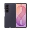 Samsung Silicone Magnet Case für Galaxy Fold8 Ultra violet Matte, weiche Oberfläche für griffigen HaltMit dem Silicone Magnet Case liegt dein komfortabel und angenehm in der Hand. Das Material überzeugt mit einer weichen Textur, die sich großartig anfühlt und schützt nicht nur die Rückseite deines Smartphones sondern auch den Rahmen. Dank des integrierten Magneten kannst du ganz einfach nützliches Zubehör befestigen und kabelloses Laden komfortabel nutzen. Das Silicone Magnet Case kommt mit einem Anti-reflecting Film für das Frontdisplay – für zusätzlichen Schutz.
