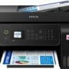 Epson EcoTank ET-4800 4in1 Tintenstrahl MFP Tintentanksystem Extrem kostengünstiges DruckenDrucken, Kopieren, Scannen, FaxenReduzieren Sie Ihre Tintenkosten um bis zu 90 % mit diesem EcoTank-Drucker. Dank der im Lieferumfang enthaltenen Tintenflaschen können die integrierten großvolumigen Tintentanks leicht nachgefüllt werden. Da keine Patronen ersetzt werden müssen und der Drucker flexible Konnektivitätsfunktionen, Fax und ADF bietet, ist er perfekt für alle geeignet, die hochwertige Ausdrucke zu unglaublich niedrigen Kosten pro Seite suchen.Endlich drucken ohne Patronen – jetzt wechseln!Drucken Sie schnell und in professioneller Qualität zu extrem niedrigen Kosten mit diesem Tinten-Multifunktionsgerät mit Fax und ADF, perfekt für Home Offices.EcoTank ermöglicht komfortables Drucken zu Hause. Die großvolumigen Tintentanks ermöglichen ein unkompliziertes Nachfüllen. Da die Tintenflaschen über ein Schlüssel-Schloss-Prinzip funktionieren, kann nur die jeweils richtige Tinte eingefüllt werden.Erhebliche KostenersparnisseIm Lieferumfang enthalten ist eine zusätzliche Tintenflasche (Schwarz) für einen Tintenvorrat für bis zu 3 Jahren. Ein Satz Tintenflaschen reicht für bis zu 7.500 Seiten in Schwarzweiß und 6.000 Seiten in Farbe. Das entspricht der beeindruckenden Zahl von bis zu 72 Tintenpatronen!Epson Smart Panel-AppMit dieser App können Sie Ihren Drucker über Ihr Smart-Gerät bedienen. Sie können Dokumente und Fotos drucken, kopieren und scannen, den Drucker einrichten und steuern sowie Fehler beheben – alles über Ihr Handy oder Tablet.Voller FunktionenMit dem 6,1 cm großen Farb-Touchscreen, dem automatischen beidseitigen Druck, dem 30-Seiten-Dokumenteneinzug, dem Fax, der vorderen Papierkassette für 250 Seiten und einer Druckgeschwindigkeit von bis zu 15,5 Seiten pro Minute erledigen Sie eine Vielzahl von Aufgaben im Handumdrehen.Moderne FlexibilitätDank des kompakten Designs und der vollständigen Konnektivität über WLAN, Wi-Fi Direct und Ethernet können Sie diesen Drucker problemlos in Ihr Zuhause oder Büro integrieren und übe