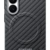 Samsung Carbon Magnet Case Galaxy S26, Dark Gray Robust, ultradünn und stilvoll. Das Carbon Magnet Case für das S26 vereint elegantes Design mit zuverlässigem Schutz. Hergestellt aus hochwertigem, widerstandsfähigem Aramid bietet es eine kratzfeste Oberfläche und schützt vor Stößen. Die passgenaue Form legt sich wie eine zweite Haut um dein Smartphone und bewahrt das schlanke Design. Die leicht strukturierte Oberfläche sorgt für einen angenehmen, sicheren Griff. Dank des integrierten Magneten kannst du ganz einfach nützliches Zubehör befestigen und kabelloses Laden komfortabel nutzen.