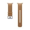 Samsung Peakform Band, Camel (für WatchUltra /2) Durch das Schnellwechselsystem, kannst du innerhalb von Sekunden das Band ohne weitere Hilfsmittel und mit nur einem Knopfdruck wechseln. Wähle ein Armband das zu deinem Stil passt und verleihe deiner Galaxy Watch einen persönlichen Touch.